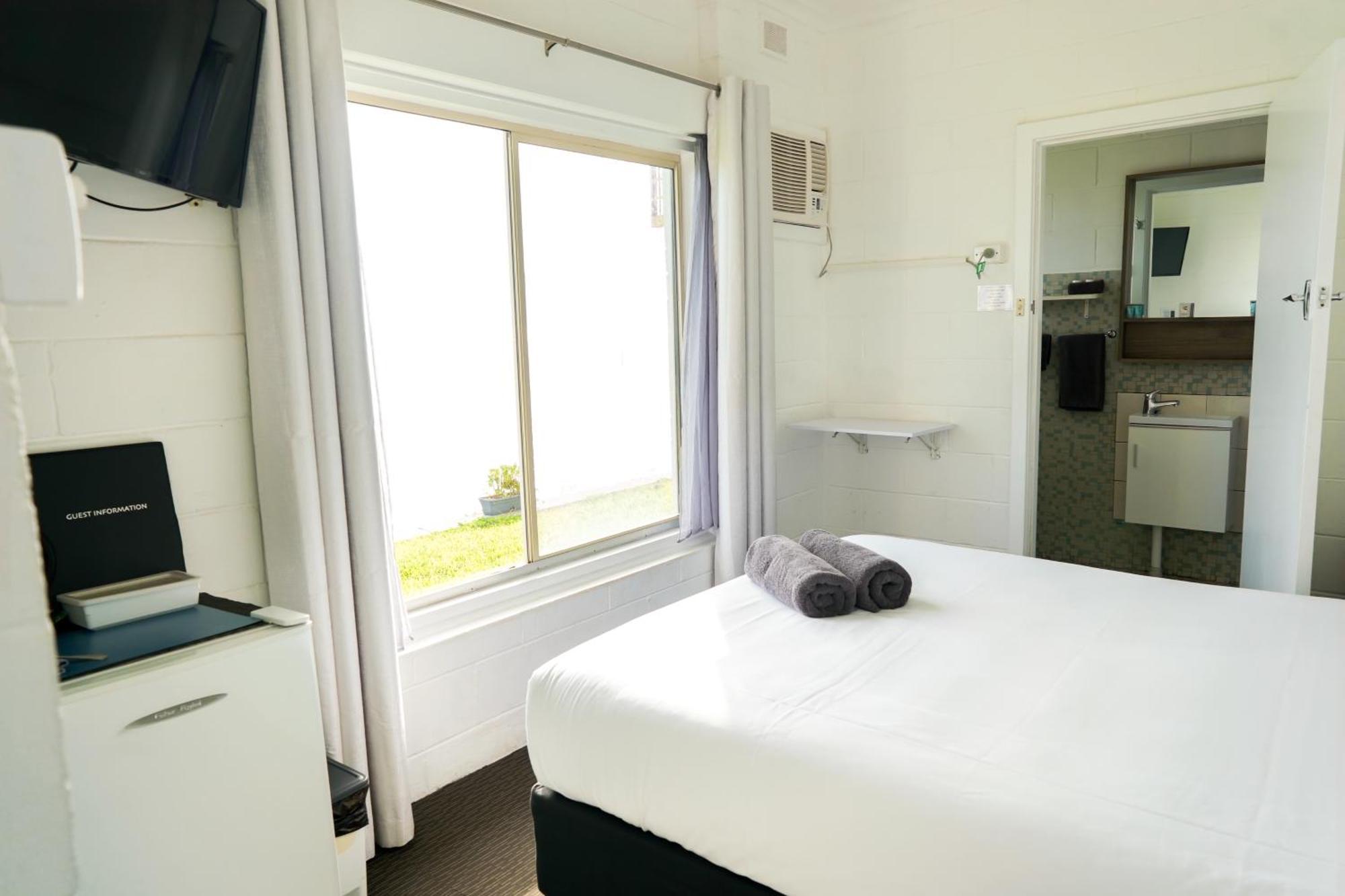Meningie Waterfront Motel ภายนอก รูปภาพ