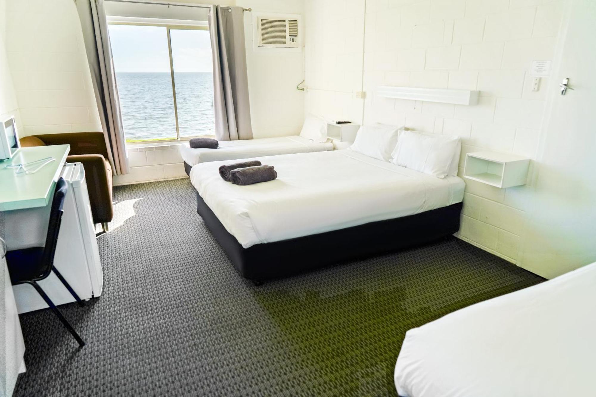 Meningie Waterfront Motel ภายนอก รูปภาพ
