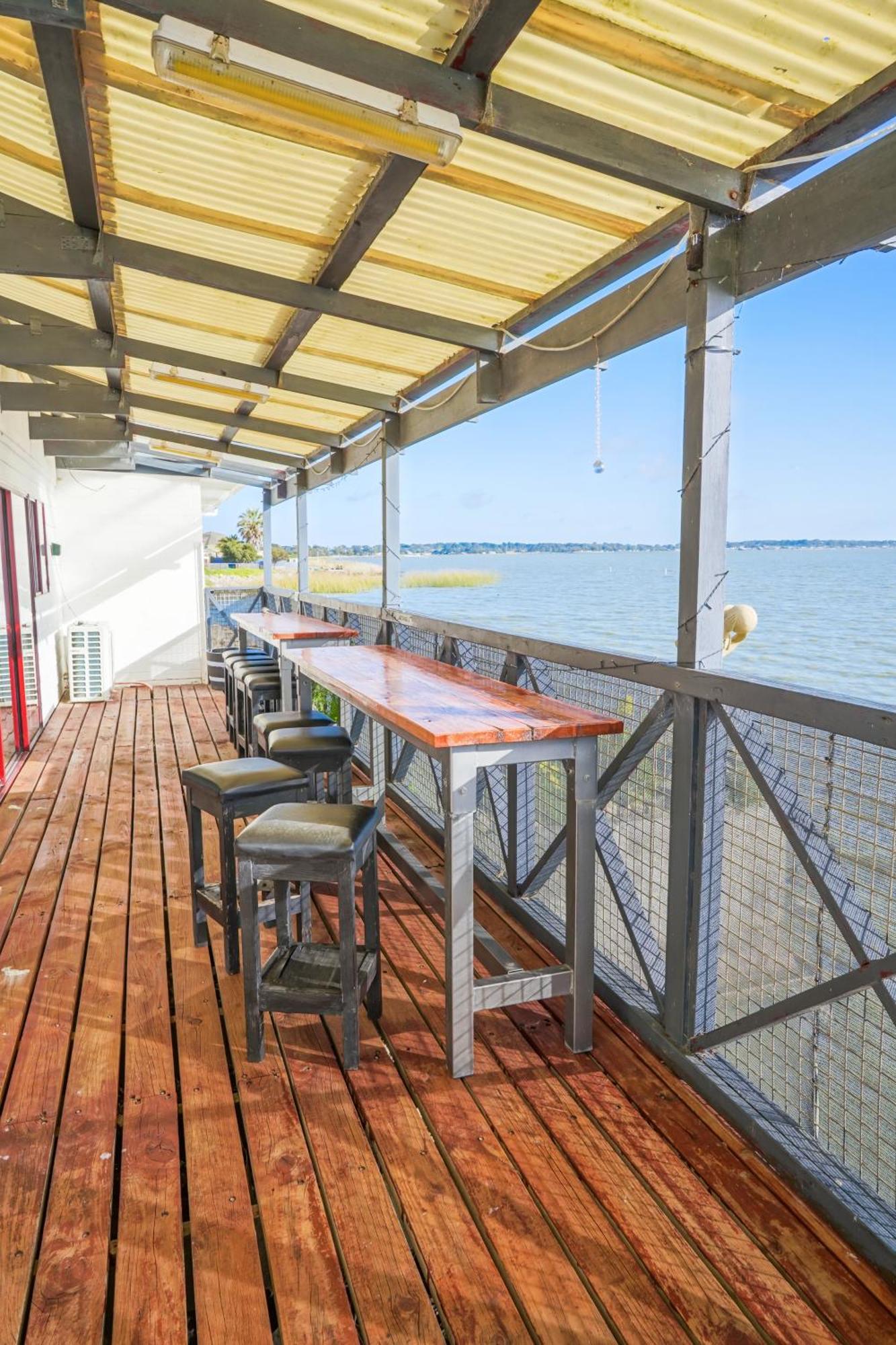 Meningie Waterfront Motel ภายนอก รูปภาพ