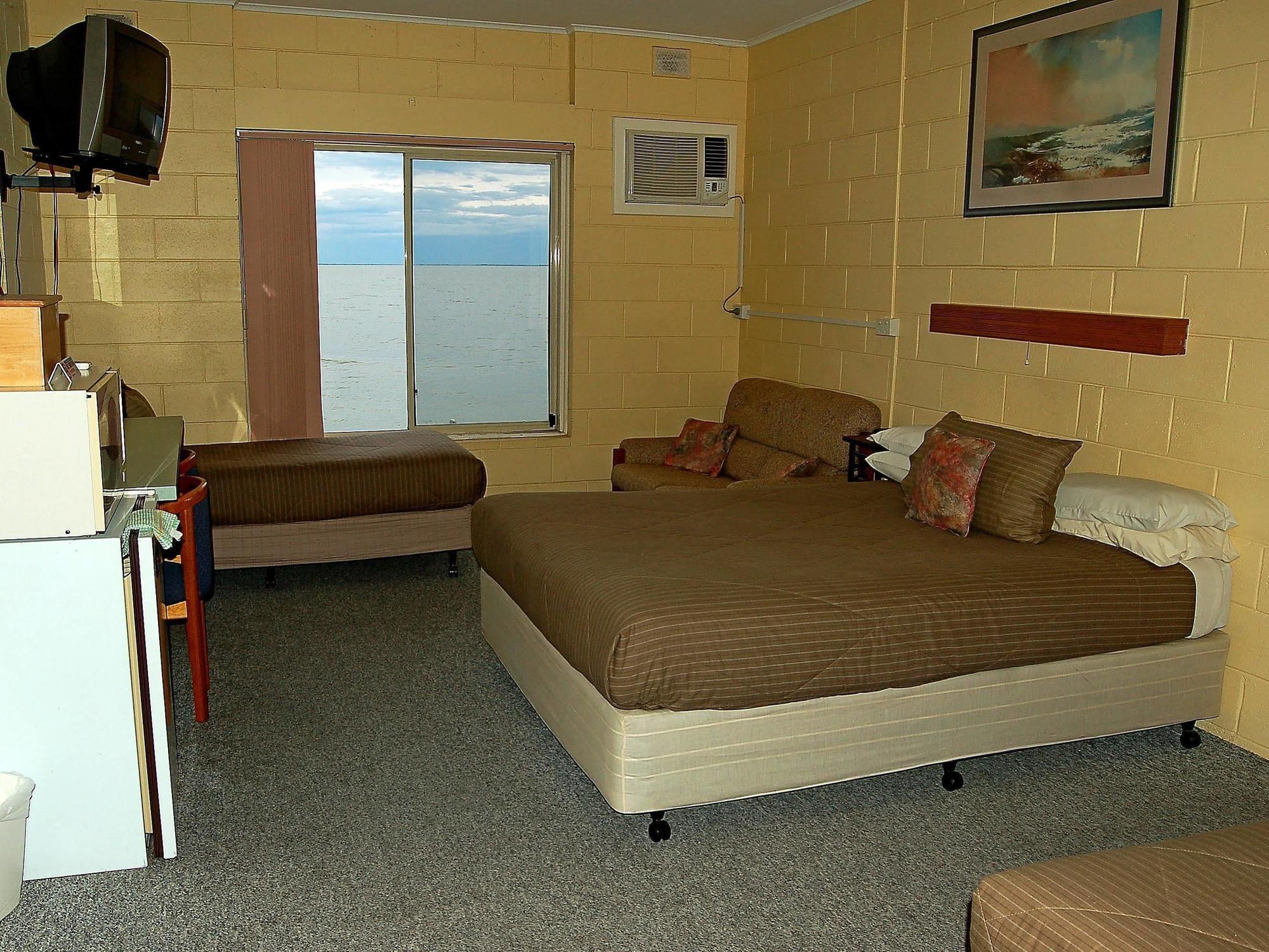 Meningie Waterfront Motel ภายนอก รูปภาพ
